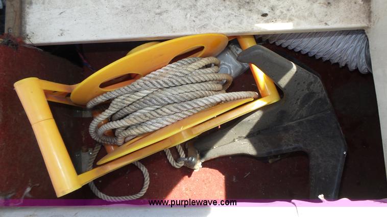 image for item K8323 1988 Glastron SSV-199 boat