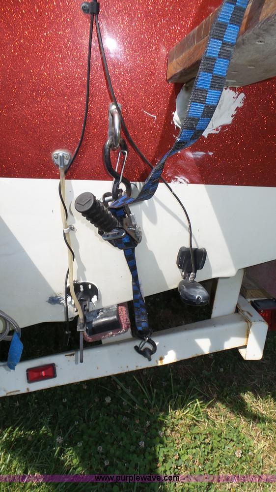 image for item K8323 1988 Glastron SSV-199 boat