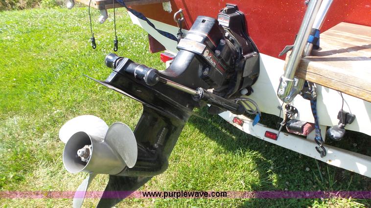 image for item K8323 1988 Glastron SSV-199 boat