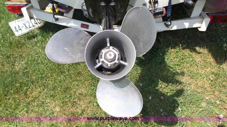 image for item K8323 1988 Glastron SSV-199 boat