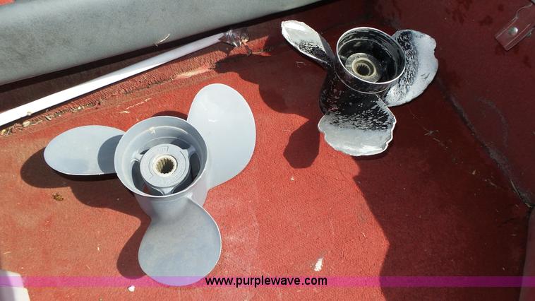 image for item K8323 1988 Glastron SSV-199 boat