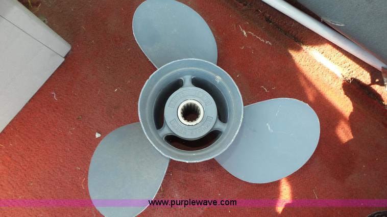 image for item K8323 1988 Glastron SSV-199 boat