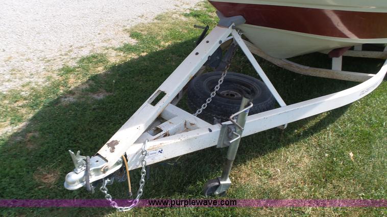 image for item K8323 1988 Glastron SSV-199 boat