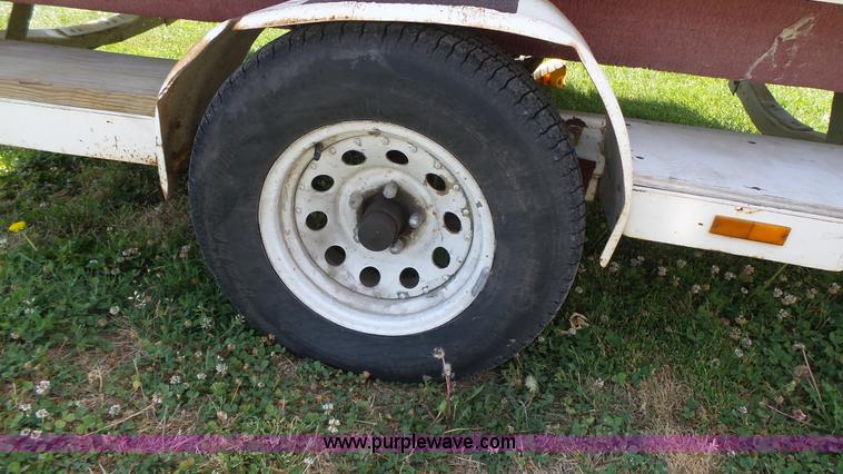 image for item K8323 1988 Glastron SSV-199 boat