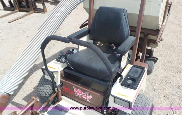 image for item K8330 Grasshopper 620T ZTR lawn mower