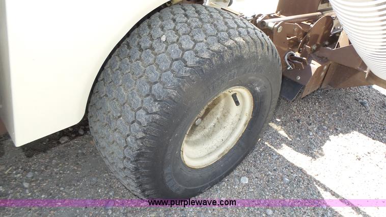 image for item K8330 Grasshopper 620T ZTR lawn mower