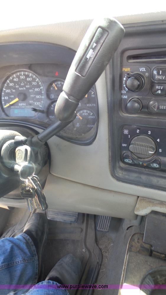 image for item K8337 2000 Chevrolet Silverado 1500 LS Z71 Ext. Cab pickup truck