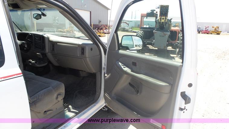 image for item K8337 2000 Chevrolet Silverado 1500 LS Z71 Ext. Cab pickup truck