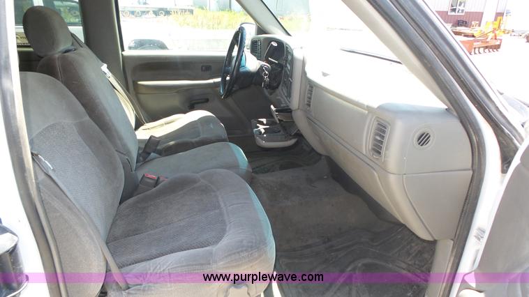 image for item K8337 2000 Chevrolet Silverado 1500 LS Z71 Ext. Cab pickup truck