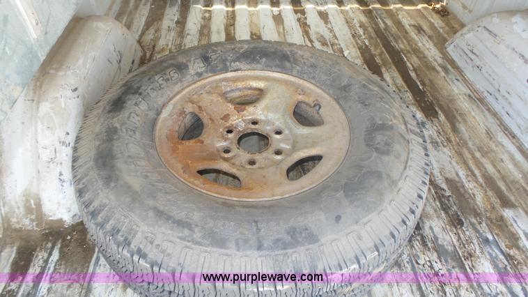 image for item K8337 2000 Chevrolet Silverado 1500 LS Z71 Ext. Cab pickup truck