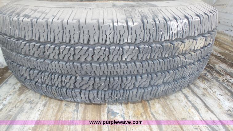 image for item K8337 2000 Chevrolet Silverado 1500 LS Z71 Ext. Cab pickup truck