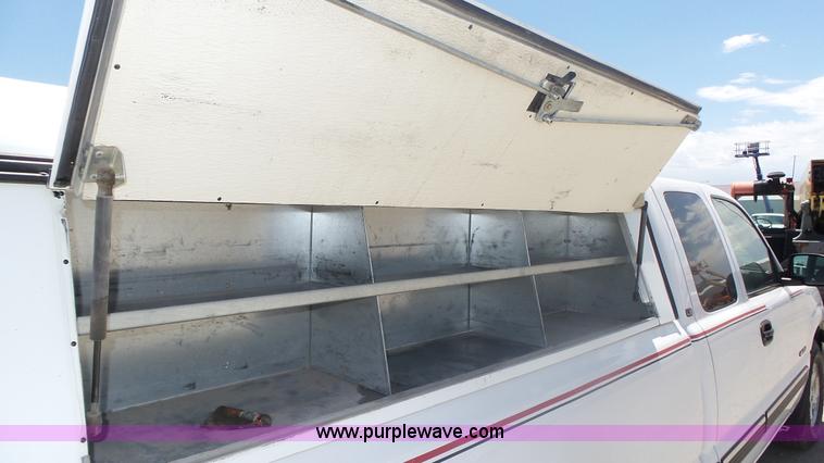 image for item K8337 2000 Chevrolet Silverado 1500 LS Z71 Ext. Cab pickup truck