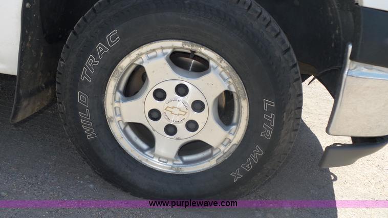 image for item K8337 2000 Chevrolet Silverado 1500 LS Z71 Ext. Cab pickup truck