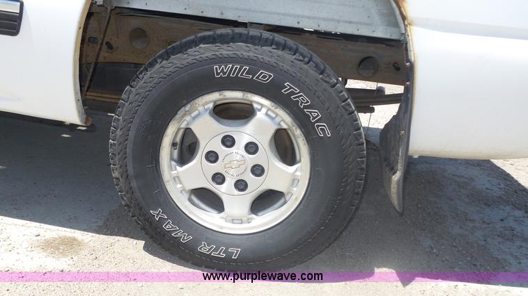 image for item K8337 2000 Chevrolet Silverado 1500 LS Z71 Ext. Cab pickup truck