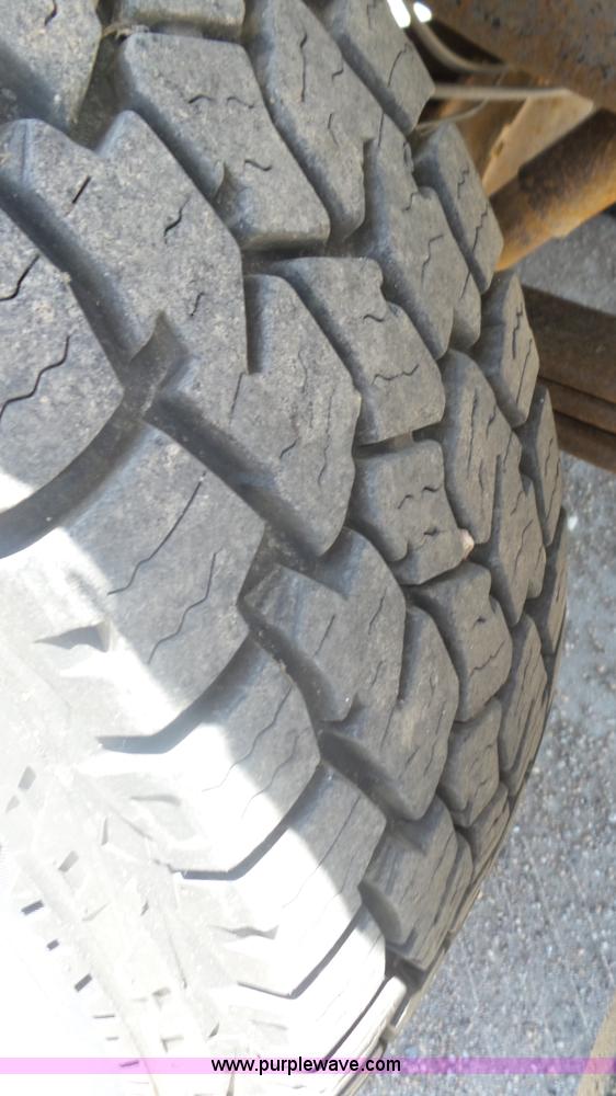 image for item K8337 2000 Chevrolet Silverado 1500 LS Z71 Ext. Cab pickup truck