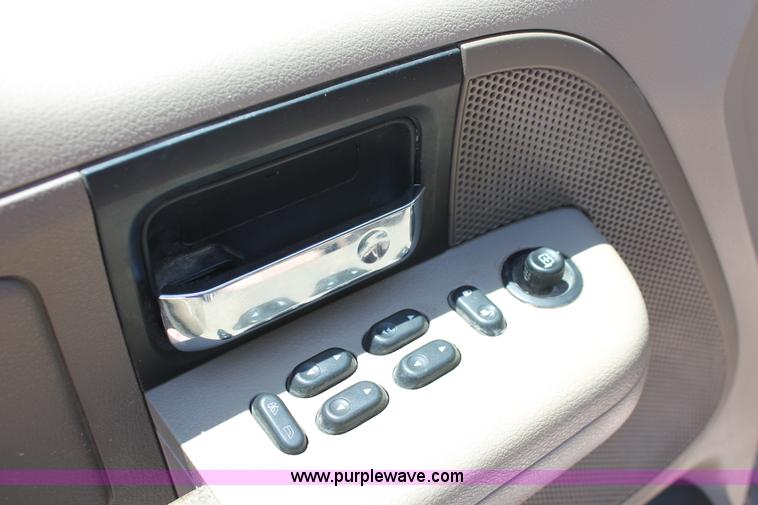 image for item K8809 2008 Ford F150 XLT SuperCrew pickup truck