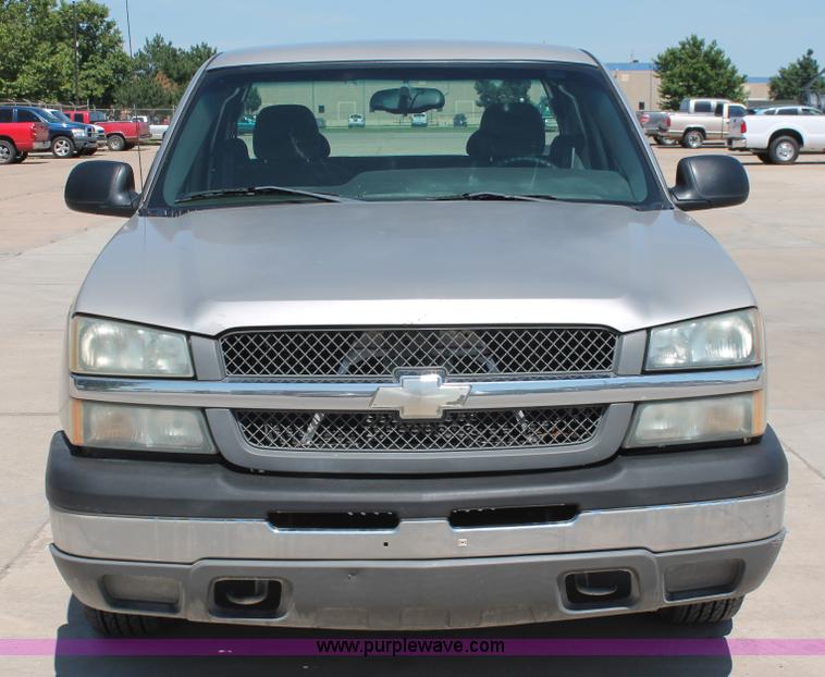 image for item K8812 2004 Chevrolet Silverado 1500 Ext. Cab pickup truck