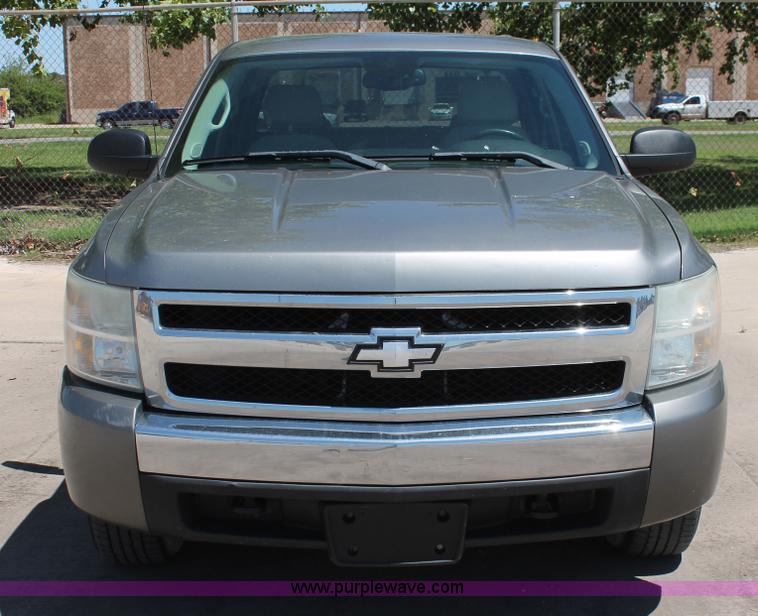 image for item K8820 2008 Chevrolet Silverado 1500 LT Crew Cab pickup truck