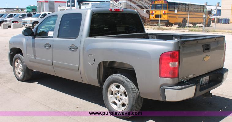 image for item K8820 2008 Chevrolet Silverado 1500 LT Crew Cab pickup truck