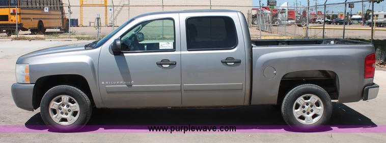 image for item K8820 2008 Chevrolet Silverado 1500 LT Crew Cab pickup truck