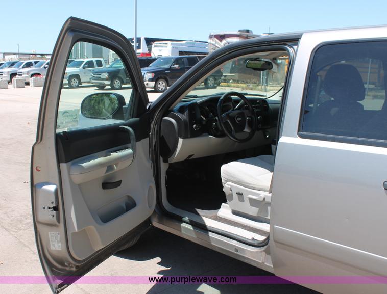 image for item K8820 2008 Chevrolet Silverado 1500 LT Crew Cab pickup truck