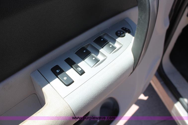 image for item K8820 2008 Chevrolet Silverado 1500 LT Crew Cab pickup truck