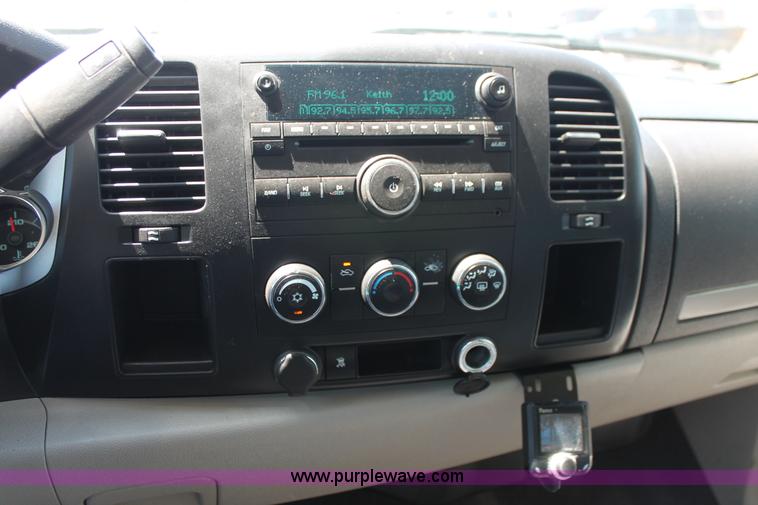 image for item K8820 2008 Chevrolet Silverado 1500 LT Crew Cab pickup truck