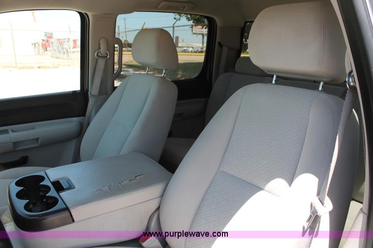 image for item K8820 2008 Chevrolet Silverado 1500 LT Crew Cab pickup truck