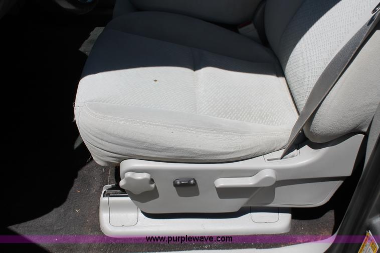 image for item K8820 2008 Chevrolet Silverado 1500 LT Crew Cab pickup truck