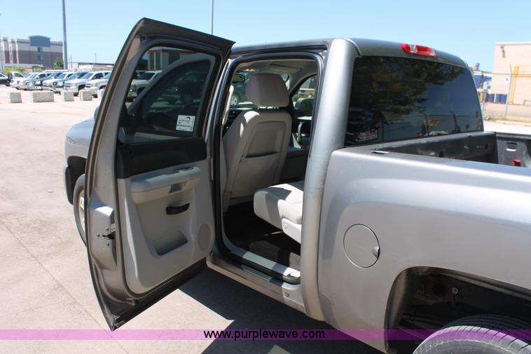 image for item K8820 2008 Chevrolet Silverado 1500 LT Crew Cab pickup truck