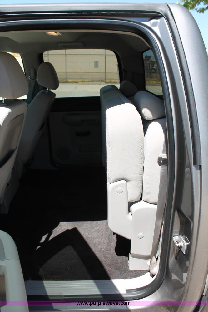 image for item K8820 2008 Chevrolet Silverado 1500 LT Crew Cab pickup truck