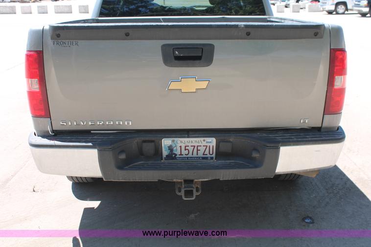 image for item K8820 2008 Chevrolet Silverado 1500 LT Crew Cab pickup truck