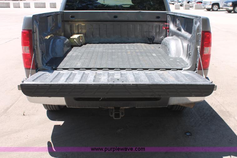 image for item K8820 2008 Chevrolet Silverado 1500 LT Crew Cab pickup truck