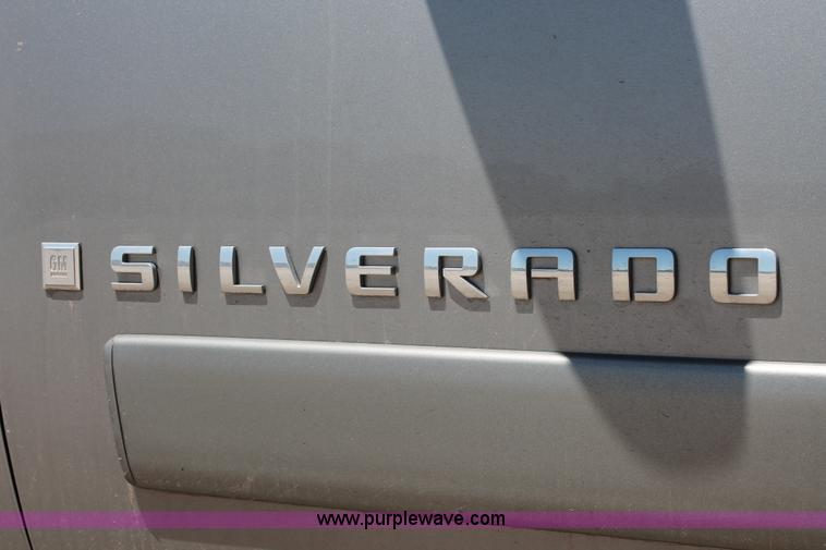 image for item K8820 2008 Chevrolet Silverado 1500 LT Crew Cab pickup truck