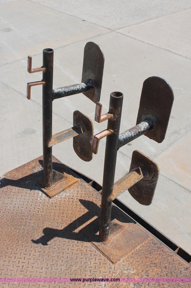 image for item K8821 2006 Chevrolet Silverado 2500HD flatbed pickup truck