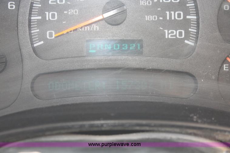 image for item K8822 2004 Chevrolet Silverado 1500 Ext. Cab pickup truck