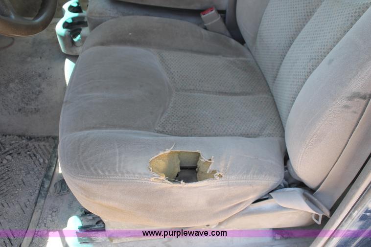 image for item K8822 2004 Chevrolet Silverado 1500 Ext. Cab pickup truck