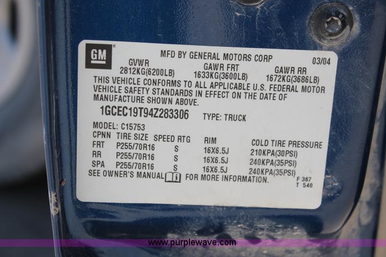 image for item K8822 2004 Chevrolet Silverado 1500 Ext. Cab pickup truck