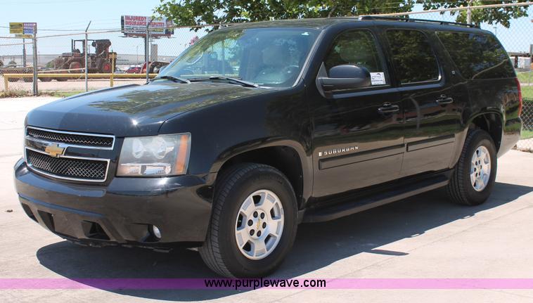 image for item K8823 2007 Chevrolet Suburban 1500 LT SUV