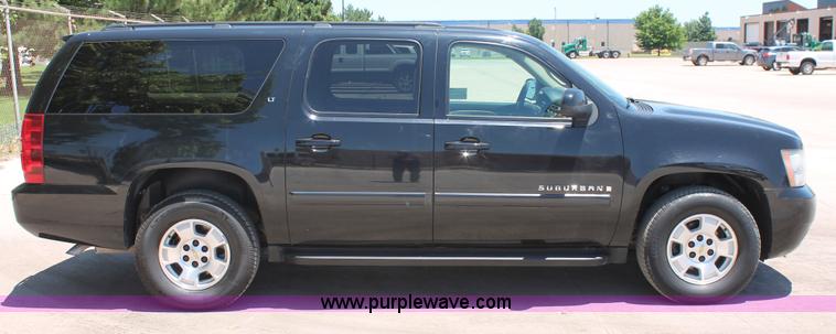 image for item K8823 2007 Chevrolet Suburban 1500 LT SUV