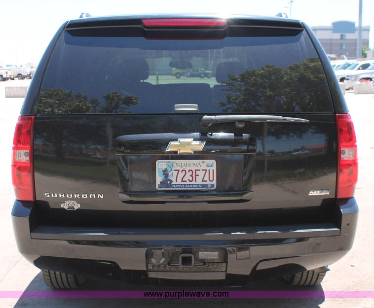 image for item K8823 2007 Chevrolet Suburban 1500 LT SUV