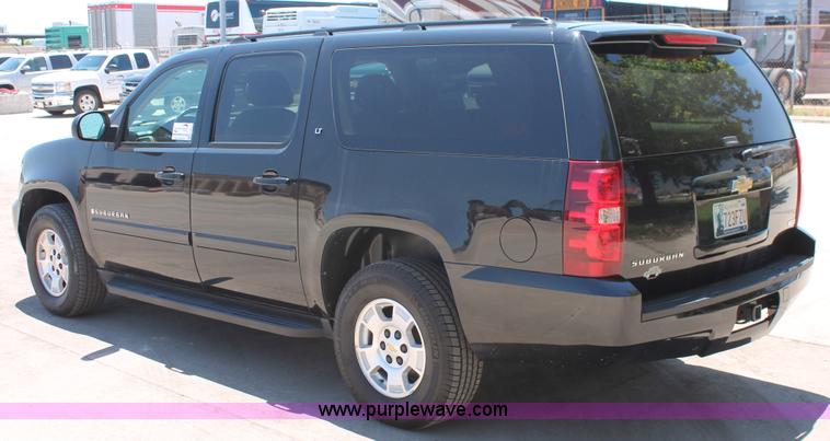 image for item K8823 2007 Chevrolet Suburban 1500 LT SUV