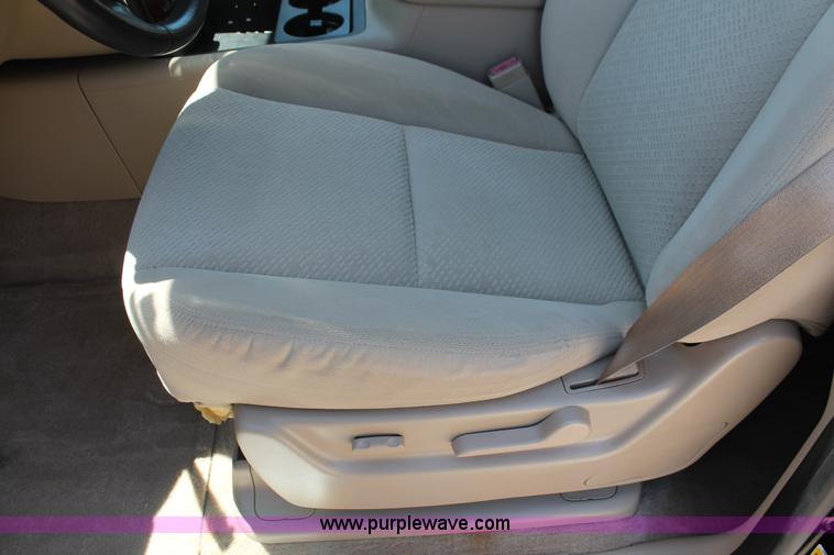 image for item K8823 2007 Chevrolet Suburban 1500 LT SUV