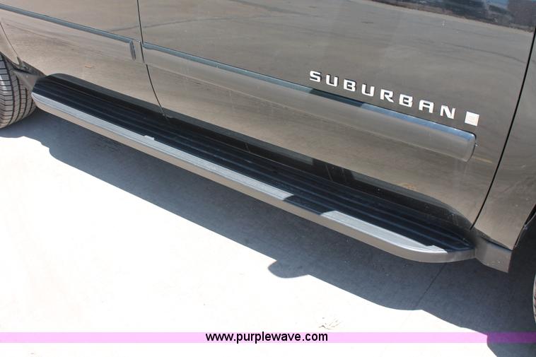 image for item K8823 2007 Chevrolet Suburban 1500 LT SUV