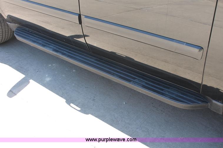 image for item K8823 2007 Chevrolet Suburban 1500 LT SUV