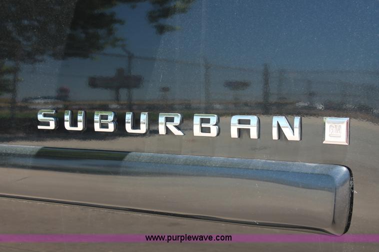 image for item K8823 2007 Chevrolet Suburban 1500 LT SUV