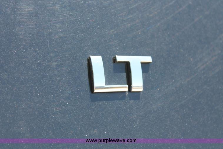 image for item K8823 2007 Chevrolet Suburban 1500 LT SUV