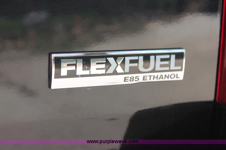 image for item K8823 2007 Chevrolet Suburban 1500 LT SUV