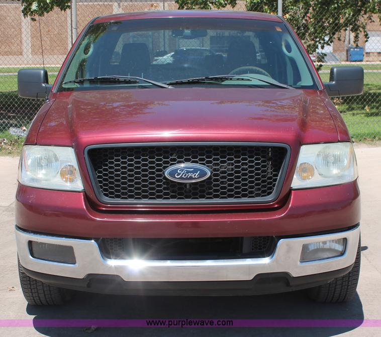 image for item K8824 2005 Ford F150 XLT SuperCrew pickup truck
