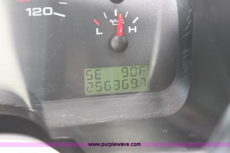 image for item K8824 2005 Ford F150 XLT SuperCrew pickup truck